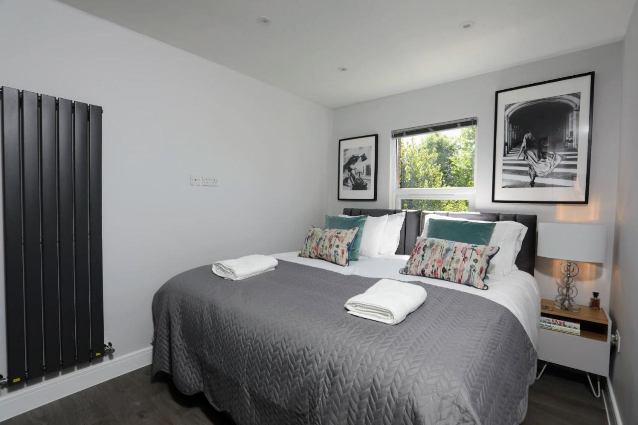 Aisiki Apartments At Stanhope Road, North Finchley, Airconditioned Multiple 2 Or 3-Bedroom, Pet-Friendly Duplex Flats, King Or Twin Beds, Airconditioned & Free Wi-Fi Exterior photo