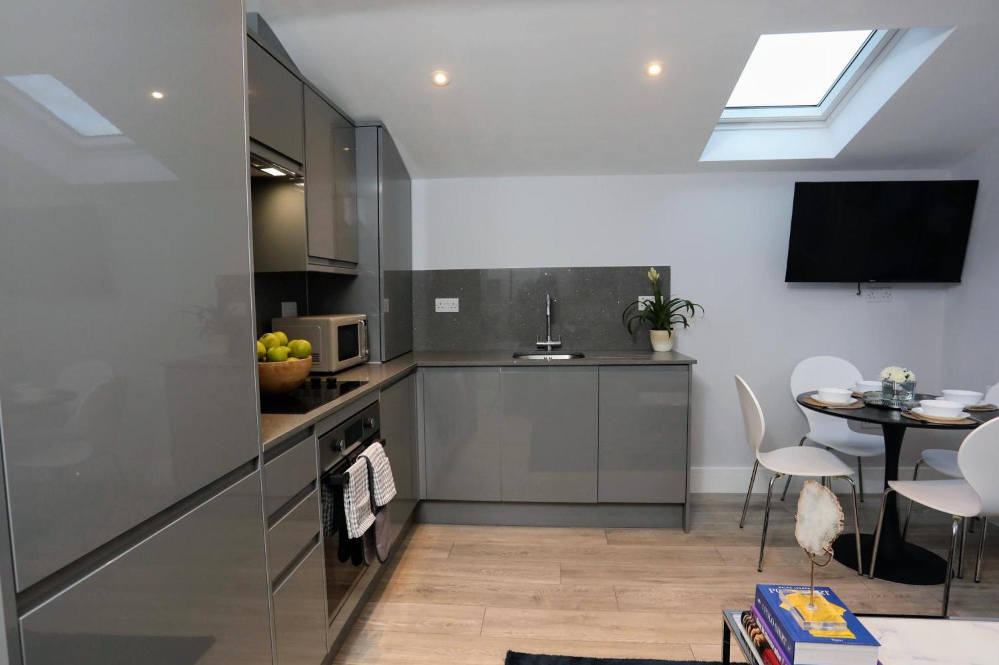 Aisiki Apartments At Stanhope Road, North Finchley, Airconditioned Multiple 2 Or 3-Bedroom, Pet-Friendly Duplex Flats, King Or Twin Beds, Airconditioned & Free Wi-Fi Exterior photo