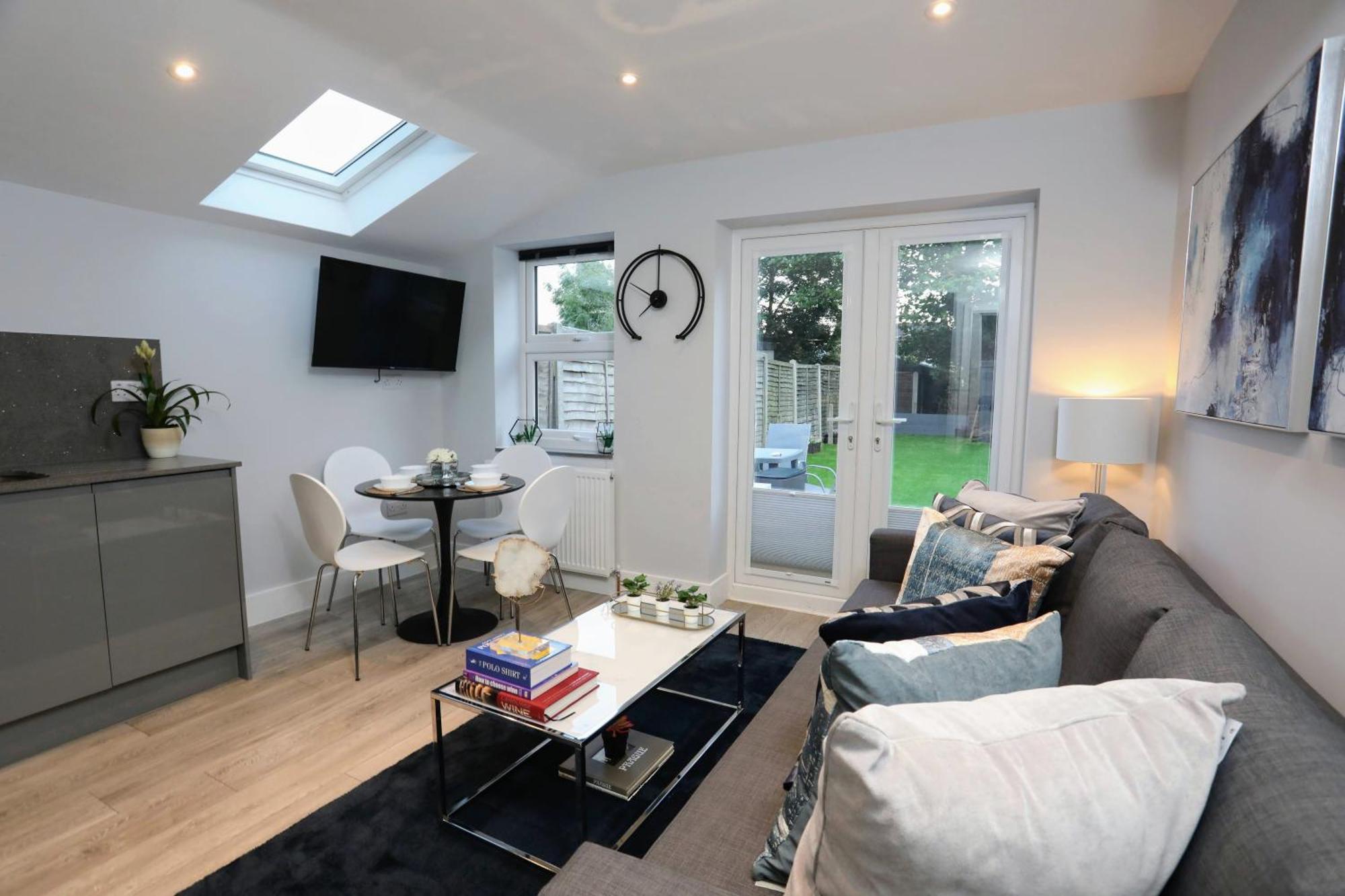 Aisiki Apartments At Stanhope Road, North Finchley, Airconditioned Multiple 2 Or 3-Bedroom, Pet-Friendly Duplex Flats, King Or Twin Beds, Airconditioned & Free Wi-Fi Exterior photo