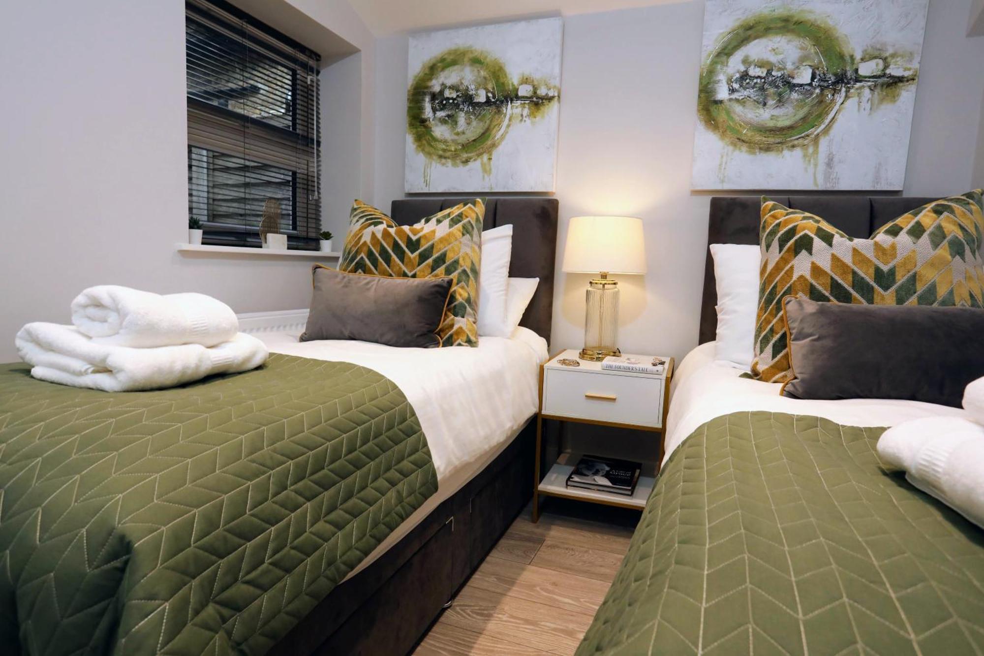Aisiki Apartments At Stanhope Road, North Finchley, Airconditioned Multiple 2 Or 3-Bedroom, Pet-Friendly Duplex Flats, King Or Twin Beds, Airconditioned & Free Wi-Fi Exterior photo