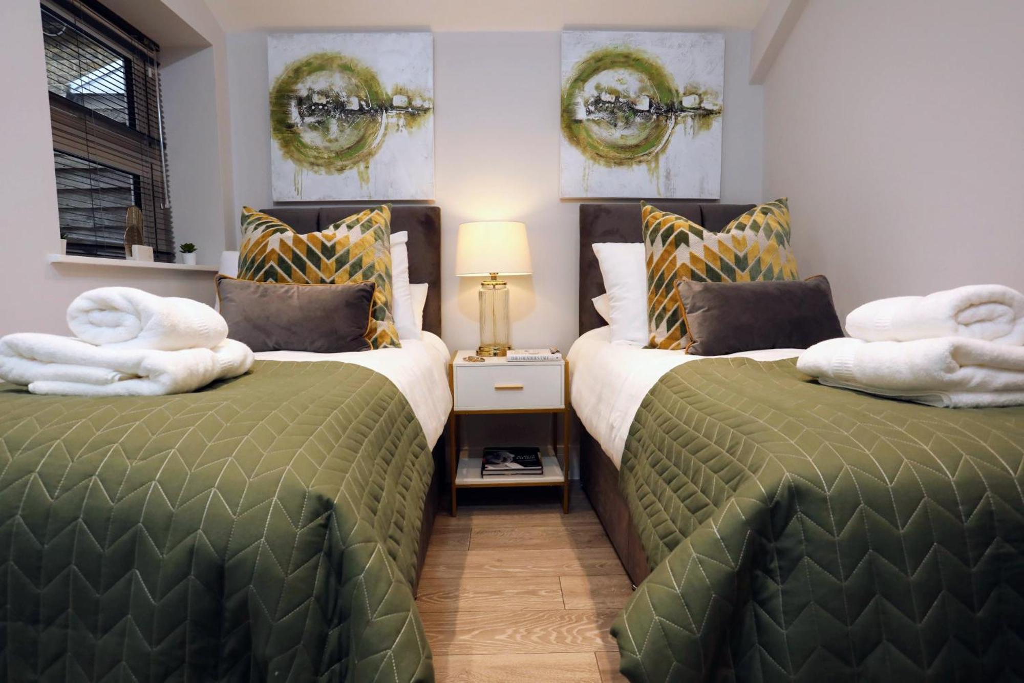 Aisiki Apartments At Stanhope Road, North Finchley, Airconditioned Multiple 2 Or 3-Bedroom, Pet-Friendly Duplex Flats, King Or Twin Beds, Airconditioned & Free Wi-Fi Exterior photo