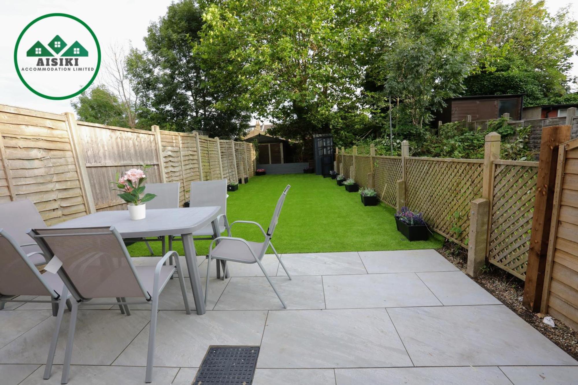 Aisiki Apartments At Stanhope Road, North Finchley, Airconditioned Multiple 2 Or 3-Bedroom, Pet-Friendly Duplex Flats, King Or Twin Beds, Airconditioned & Free Wi-Fi Exterior photo